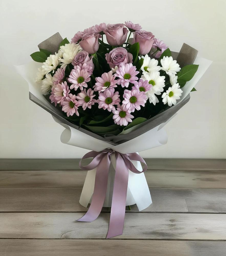 Букет цветов из: Хризантемы и Розы в Ивоте
