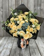 Букет цветов из:  Розы и Лизиантусы в Ивоте