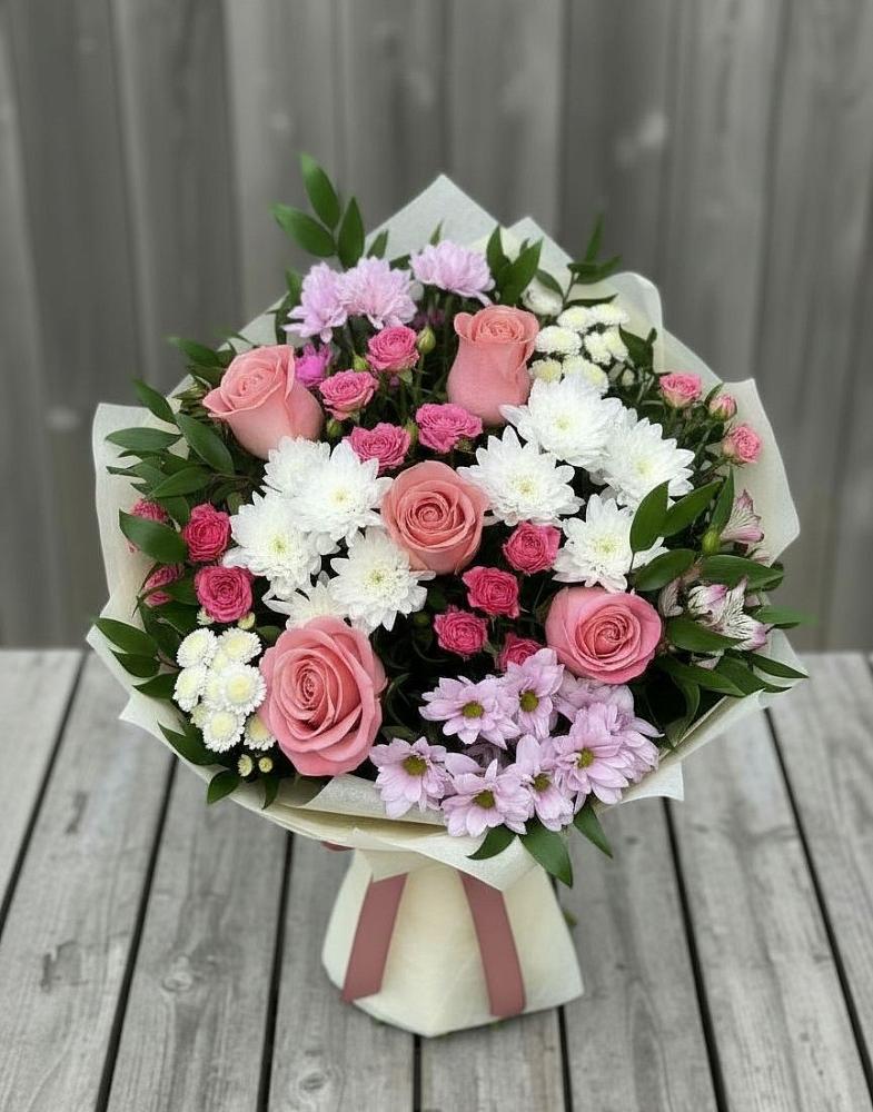 Букет цветов из: Альстромерии, Гвоздики, Розы и Хризантемы в Ивоте