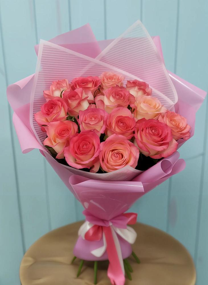 Букет 15 Розовых роз Равель в Ивоте