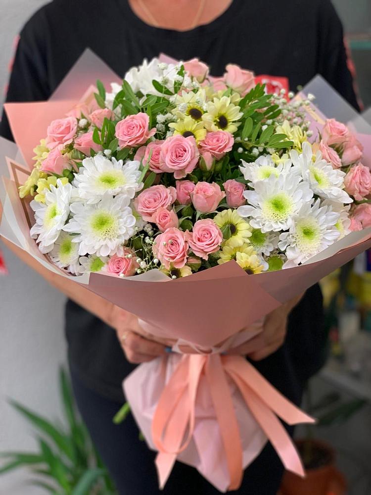 Букет цветов из: Розы и Хризантемы в Ивоте