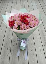 Букет цветов из:  Альстромерии #REPLACE_PRED# Ивоте