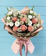 Букет цветов из:  Розы, Альстромерии и Лизиантусы в Ивоте