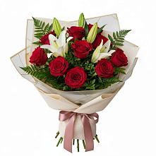 Букет цветов из:  Лилии и Розы в Ивоте