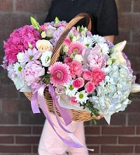 Цветочная композиция из Розы, Хризантемы, Пионы и Лизиантусы в корзине #REPLACE_PRED# Ивоте
