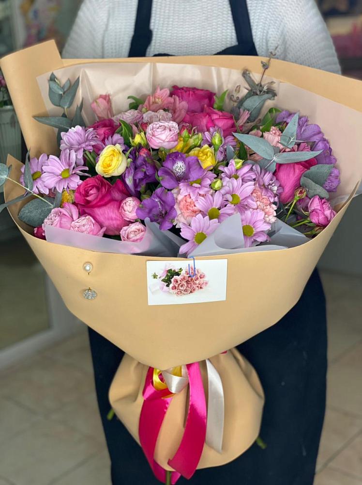 Букет цветов из: Хризантемы, Гвоздики и Альстромерии в Ивоте