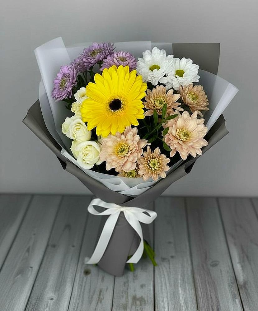 Букет цветов из: Розы, Герберы и Хризантемы в Ивоте