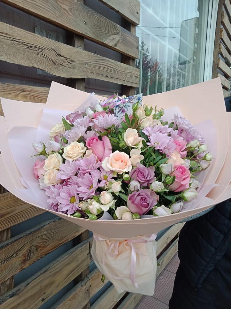 Букет цветов из: Розы и Хризантемы в Ивоте