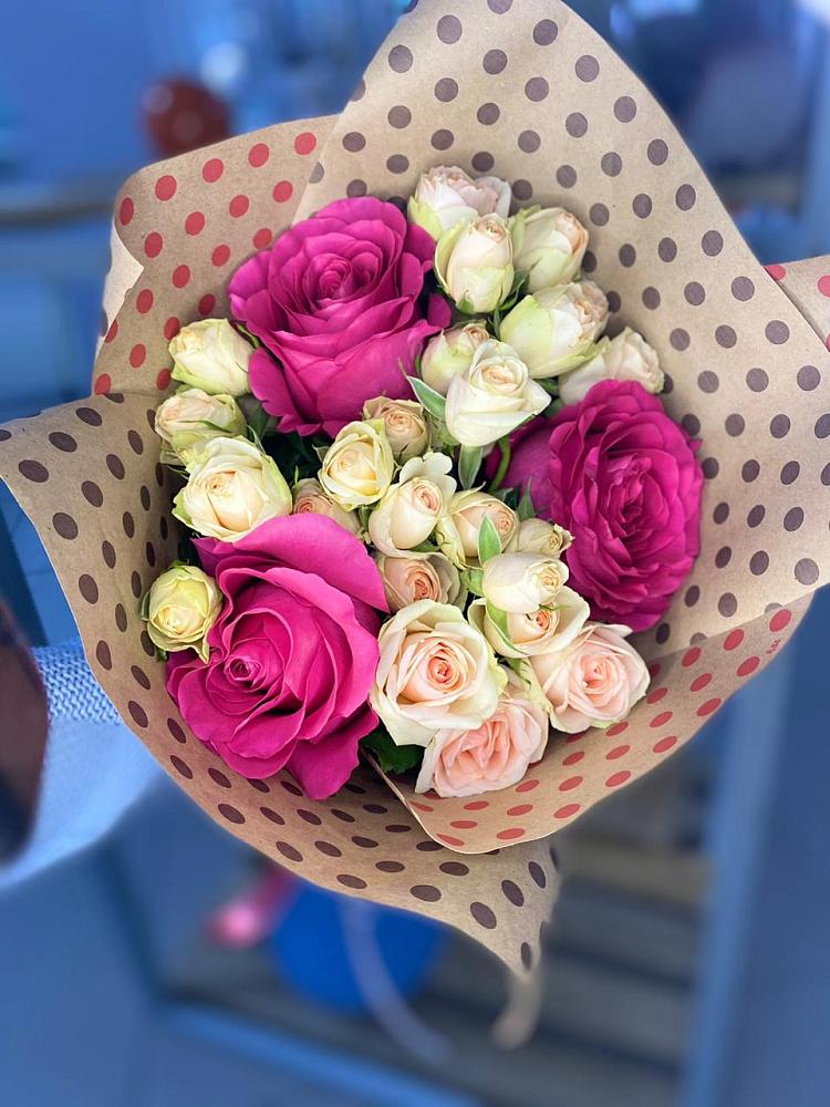 Букет цветов из: Розы в Ивоте