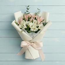 Букет цветов из:  Альстромерии #REPLACE_PRED# Ивоте