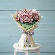 Букет цветов из:  Орхидеи и Розы #REPLACE_PRED# Ивоте