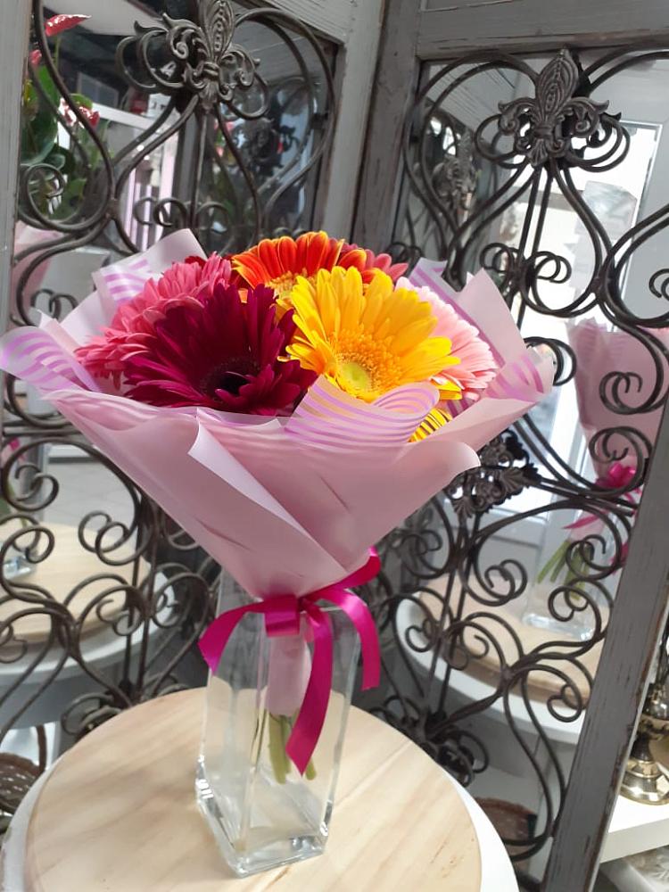 Букет цветов из: Герберы в Ивоте