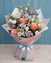 Букет цветов из:  Лизиантусы, Розы, Альстромерии и Гипсофила в Ивоте