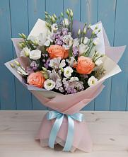 Букет цветов из:  Лизиантусы, Розы, Альстромерии и Гипсофила в Ивоте