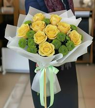 Букет цветов из:  Хризантемы и Розы в Ивоте