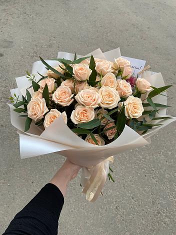 Букет Кремовые розы Латте в Ивоте