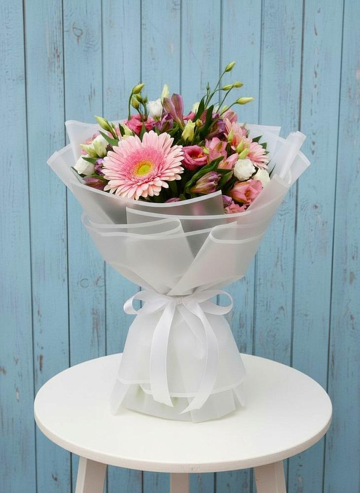 Букет цветов из: Герберы, Альстромерии и Лизиантусы в Ивоте