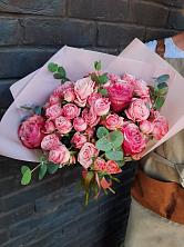 Букет розы в пальмах в Ивоте Букет цветов из: Розы в Ивоте