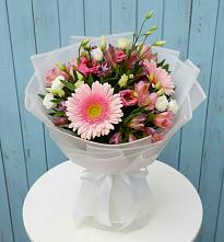 Букет цветов из:  Герберы, Альстромерии и Лизиантусы #REPLACE_PRED# Ивоте