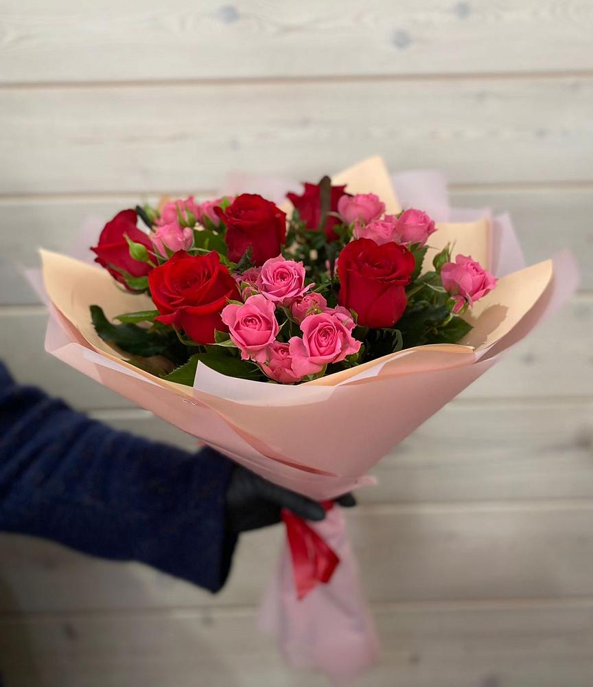 Букет цветов из: Розы в Ивоте