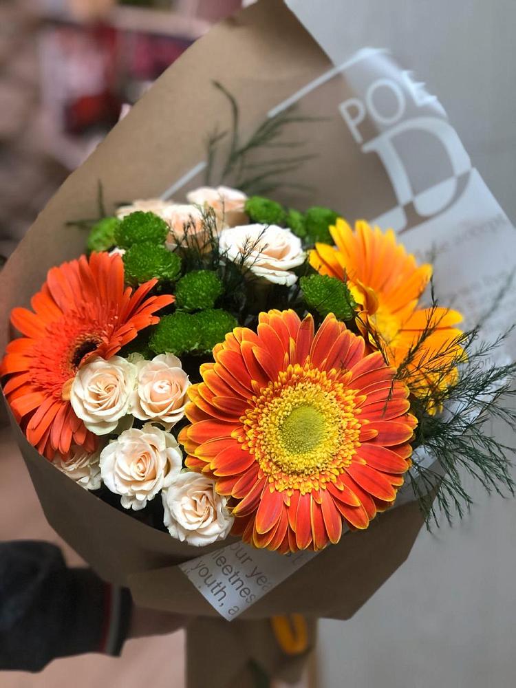Букет цветов из: Герберы, Хризантемы и Розы в Ивоте