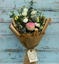 Букет цветов из:  Розы и Лизиантусы в Ивоте