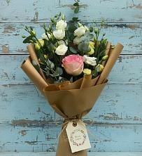 Букет цветов из:  Розы и Лизиантусы в Ивоте