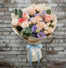 Букет цветов из:  Розы, Лизиантусы и Гвоздики #REPLACE_PRED# Ивоте