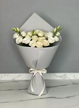 Букет цветов из:  Розы и Лизиантусы в Ивоте